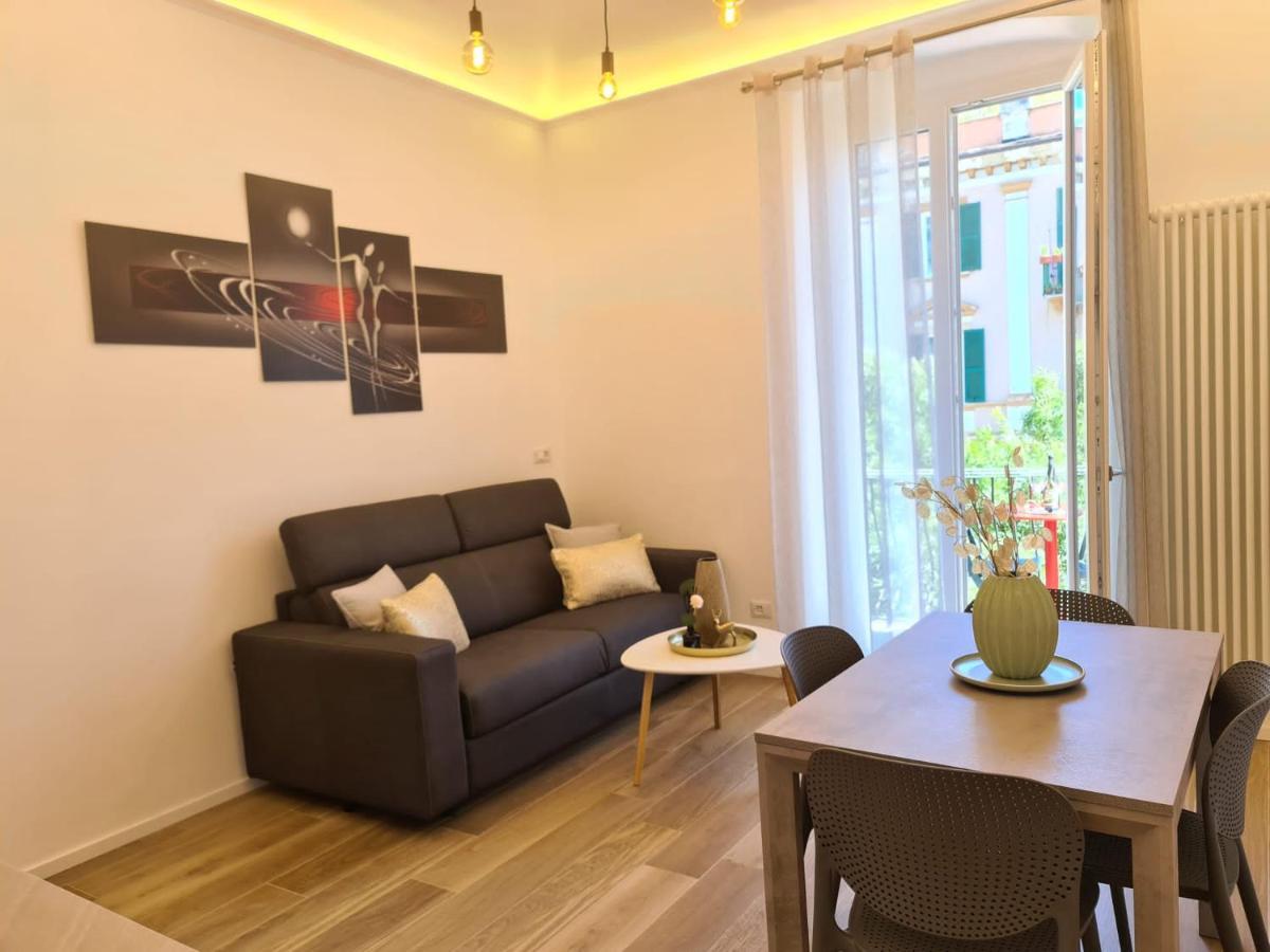 Soni Apartment La Spezia Exteriör bild